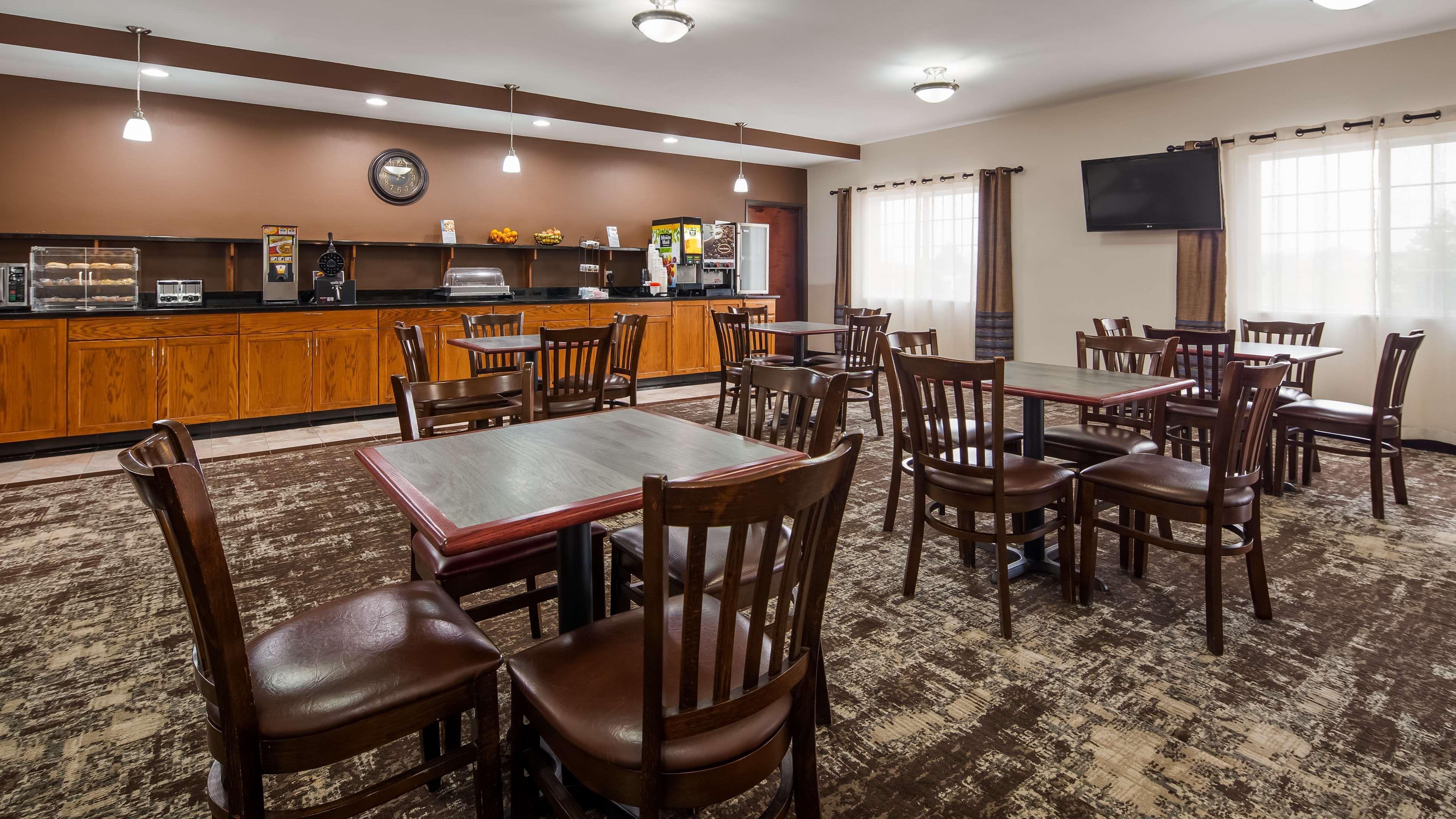 Best Western Plus Wakeeney Inn & Suites Esterno foto